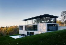 Ultramoderný dom, ktorý vyzerá z každej strany ináč Ultramoderný dom, ktorý vyzerá z každej strany ináč - ioty.sk