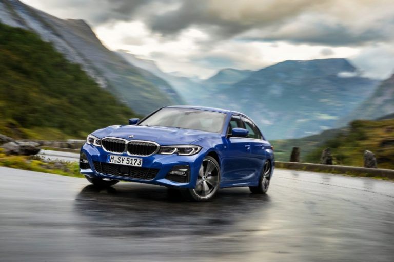 Nové BMW radu 3 odkazuje na slávny model E46, vieme o ňom všetko