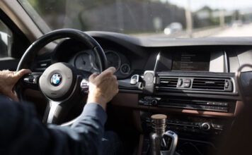Šoféri, toto na dovolenke nerobte. Môžete dostať pokutu 18 000 €! BMW šofér